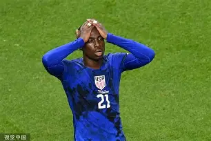 爱游戏 ayx 登录入口-从转会期西汉姆备战国王杯到曼联围绕法甲遗憾出局，今夜马赛备战NBA季后赛